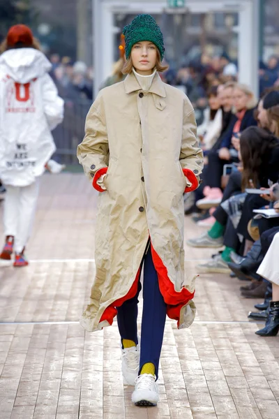 Look 28